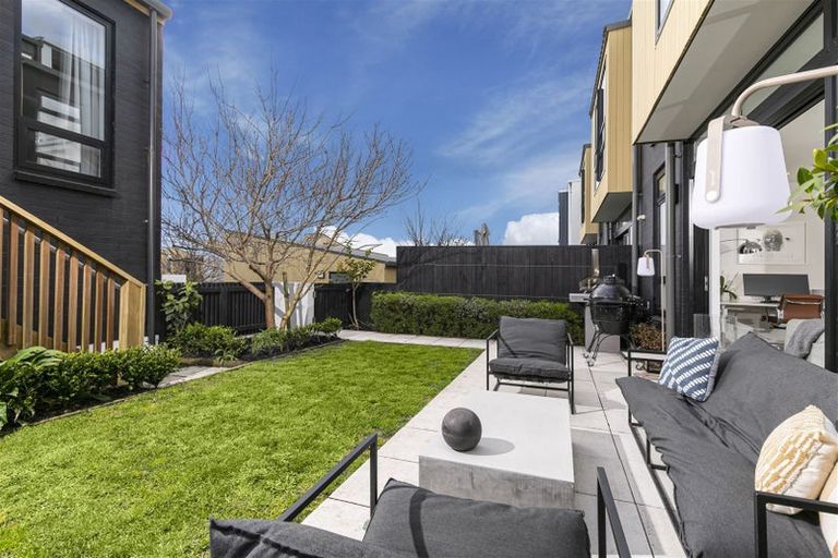 Photo of property in 204 Hobsonville Point Road, Hobsonville, Auckland, 0616