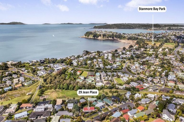 Photo of property in 29 Jean Place, Stanmore Bay, Whangaparaoa, 0932