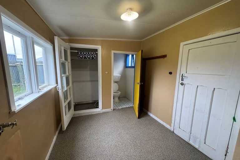 Photo of property in 3 Taupata Street, Castlecliff, Whanganui, 4501