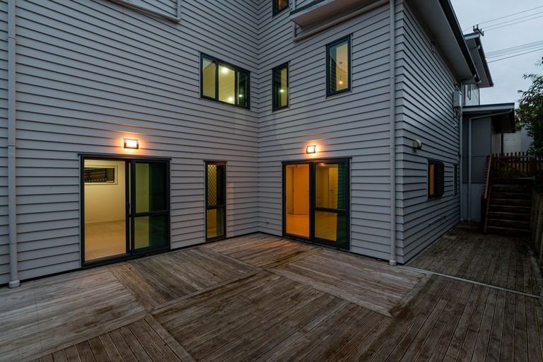 Photo of property in 45 Forrest Hill Road, Milford, Auckland, 0620