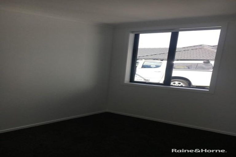 Photo of property in 37 Livingstone Drive, Papamoa Beach, Papamoa, 3118