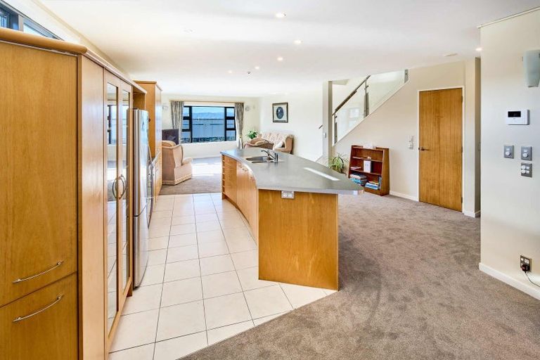 Photo of property in Endeavour Apartments, 125u3 Thorndon Quay, Pipitea, Wellington, 6011