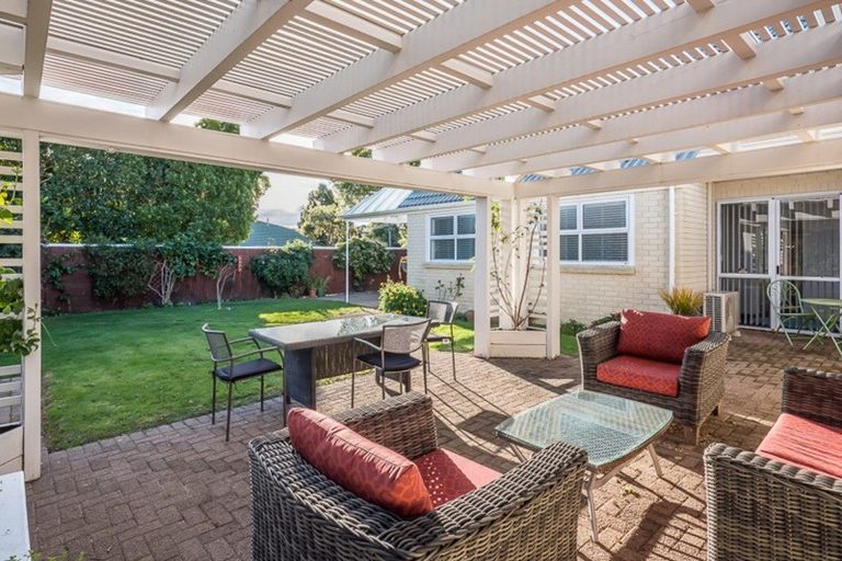 Photo of property in 1 Maple Lane, Waikanae, 5036