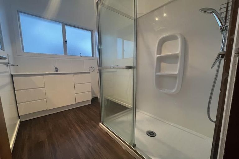 Photo of property in 4 Kilcar Place, Massey, Auckland, 0614