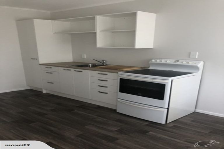 Photo of property in 2/35 Glenvar Road, Torbay, Auckland, 0630