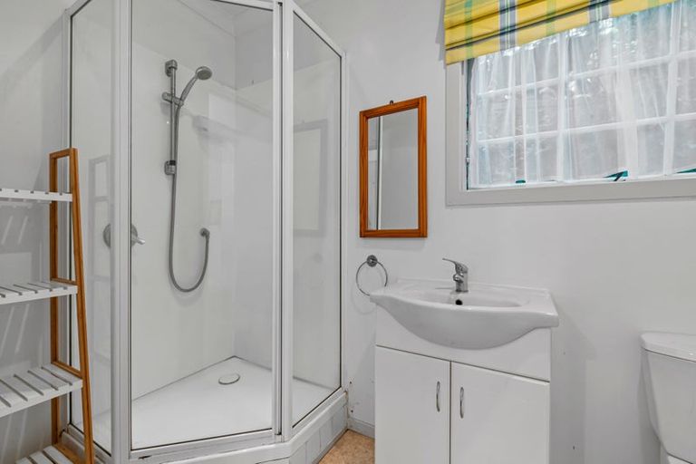 Photo of property in 3 Awaruku Road, Torbay, Auckland, 0630