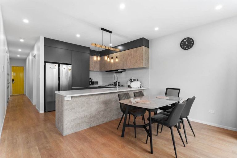 Photo of property in 13 Morus Road, Massey, Auckland, 0614