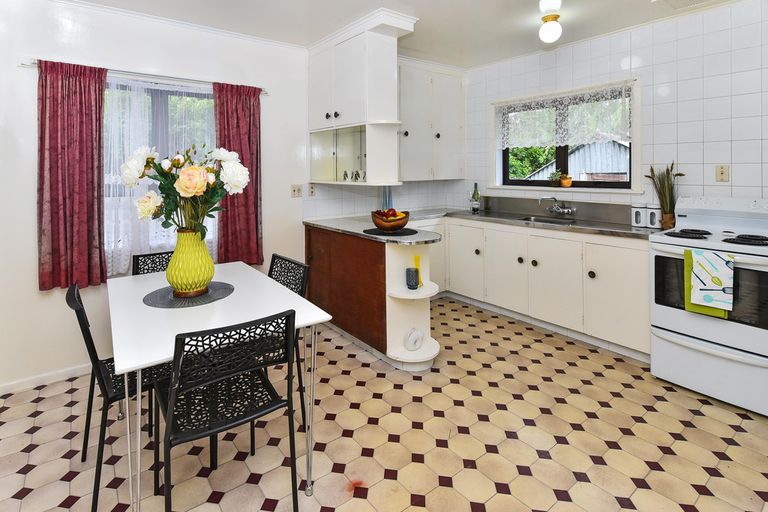 Photo of property in 8 Colin Street, Mangere, Auckland, 2022