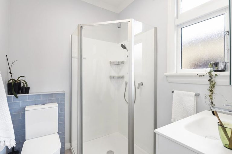 Photo of property in 3 Endeavour Street, Lyall Bay, Wellington, 6022