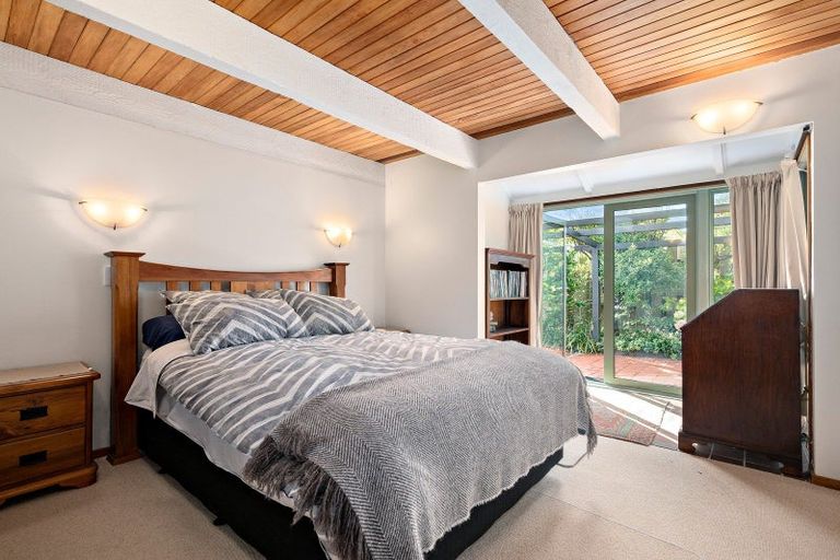 Photo of property in 5 Indira Place, Khandallah, Wellington, 6035