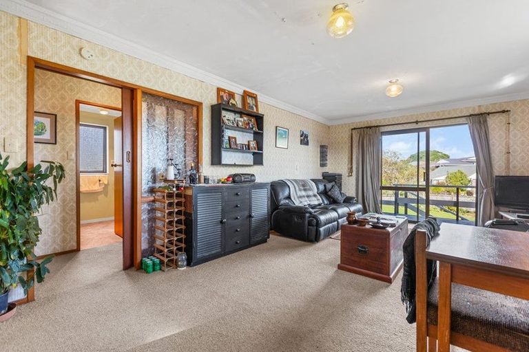 Photo of property in 14 Herekawe Drive, Spotswood, New Plymouth, 4310