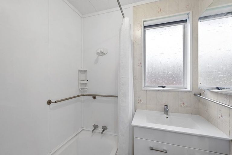 Photo of property in 2/47 South Road, Blagdon, New Plymouth, 4310