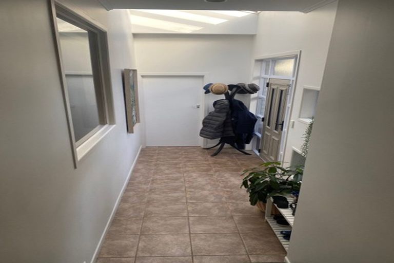 Photo of property in 243 Mangorei Road, Merrilands, New Plymouth, 4312