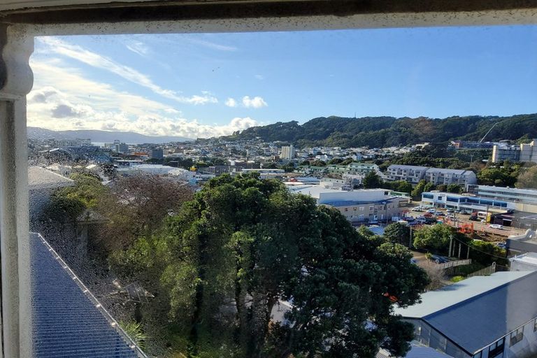 Photo of property in 129 Tasman Street, Mount Cook, Wellington, 6021