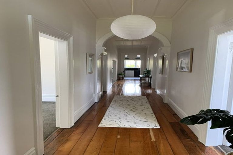 Photo of property in 19 Oxford Street, Marton, 4710