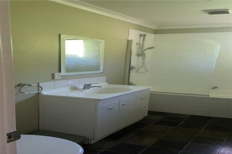 Photo of property in 215a Fox Street, Hamilton East, Hamilton, 3216