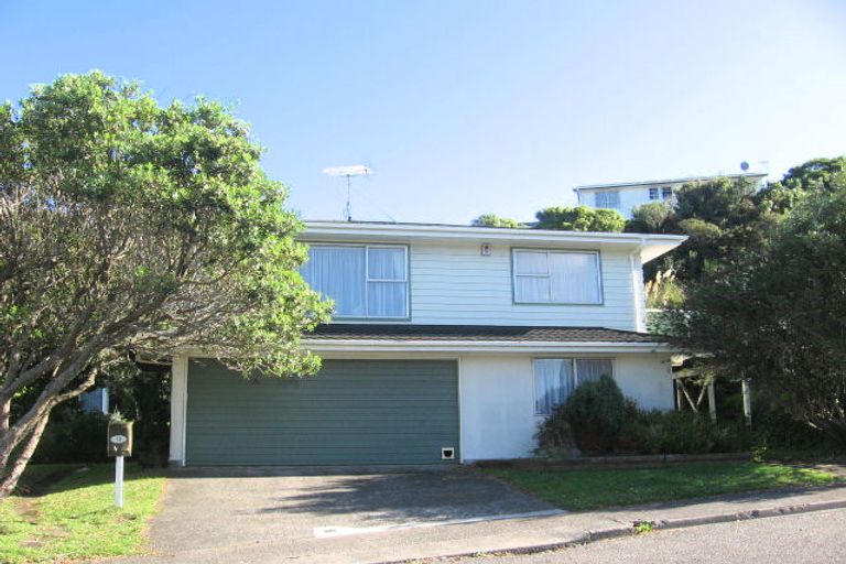 Photo of property in 19 Te Kiteroa Grove, Churton Park, Wellington, 6037