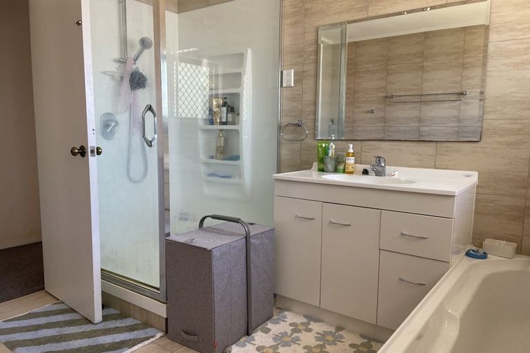Photo of property in 24 Dianne Louise Drive, Half Moon Bay, Auckland, 2012