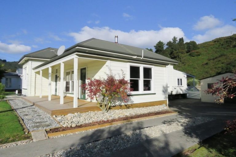 Photo of property in 3 Rosstown Road, Reefton, 7830