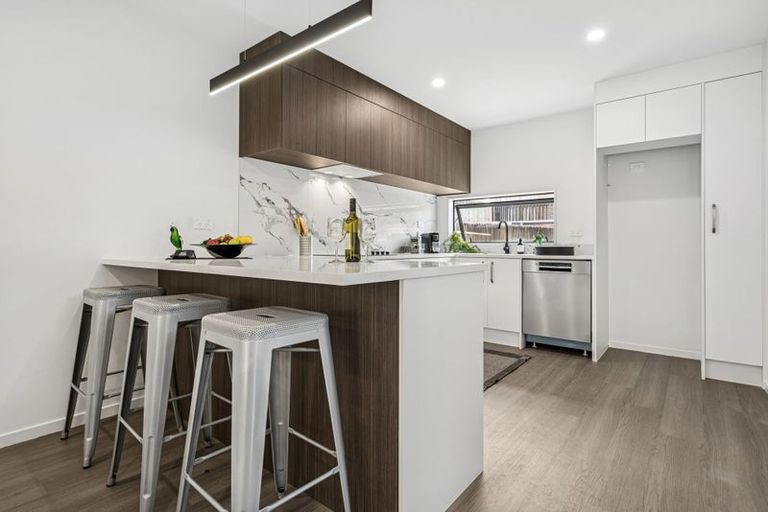 Photo of property in 14 Freyberg Place, Howick, Auckland, 2014