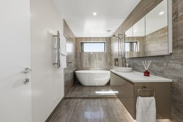 Photo of property in 15 Muster Road, Jacks Point, 9371