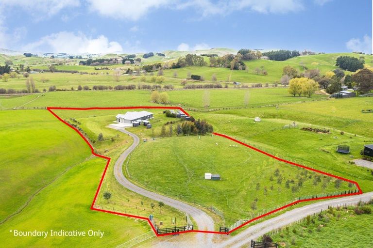 Photo of property in 52 Highlands Drive, Waipawa, 4210