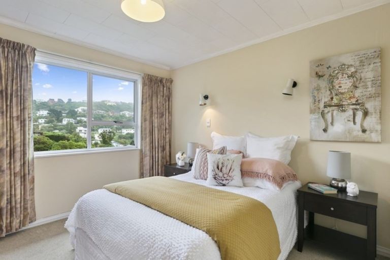 Photo of property in 21 Southern Cross Crescent, Island Bay, Wellington, 6023