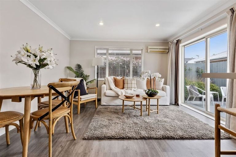 Photo of property in 2/633 Gloucester Street, Linwood, Christchurch, 8062