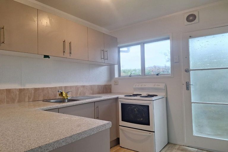 Photo of property in 1/468 Swanson Road, Ranui, Auckland, 0612