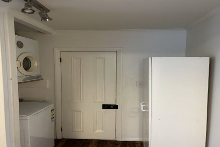 Photo of property in 61 Central Terrace, Kelburn, Wellington, 6012