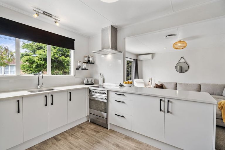 Photo of property in 2a Helga Crescent, Te Atatu Peninsula, Auckland, 0610