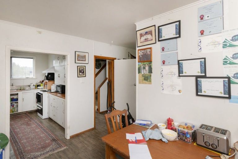 Photo of property in 11 Cambridge Terrace, Kaiti, Gisborne, 4010