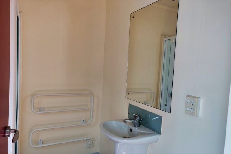 Photo of property in 8/3 Kelvin Grove, Te Aro, Wellington, 6011
