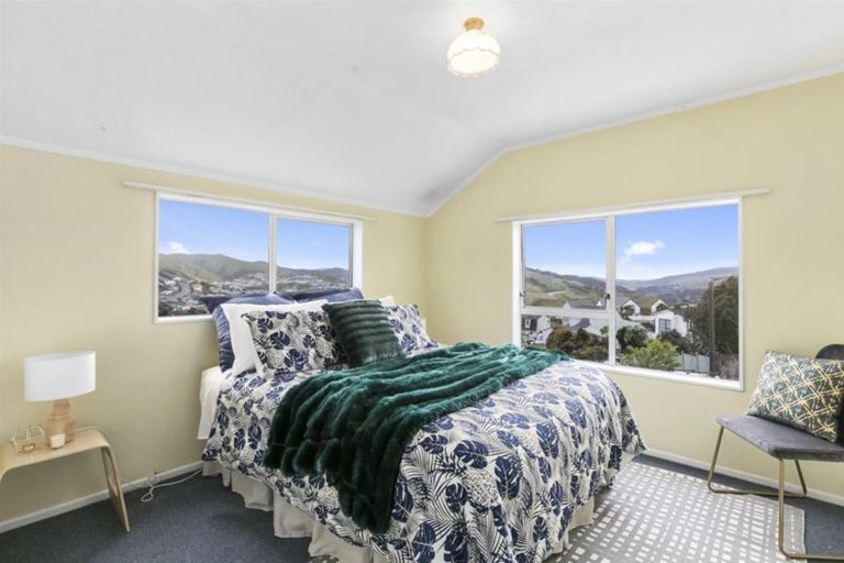 Photo of property in 18 Cambrian Street, Churton Park, Wellington, 6037