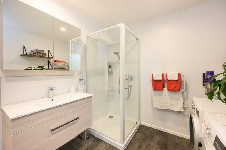 Photo of property in 8 Waterloo Crescent, Hokowhitu, Palmerston North, 4410