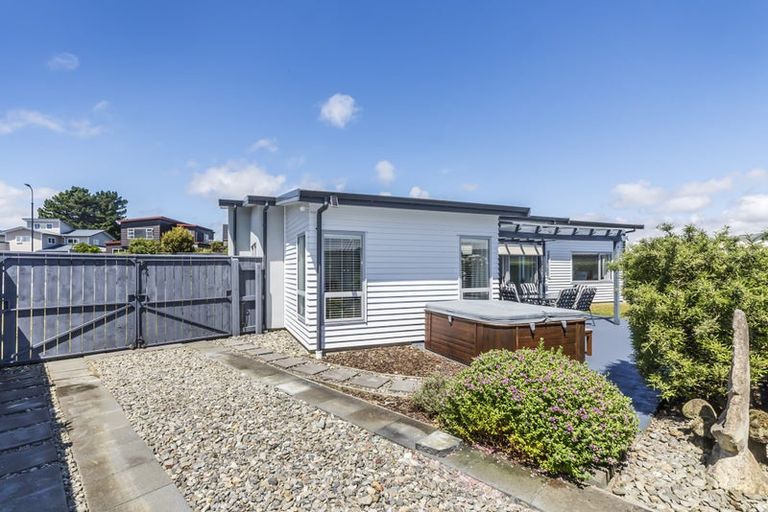 Photo of property in 30 Sumner Terrace, Aotea, Porirua, 5024