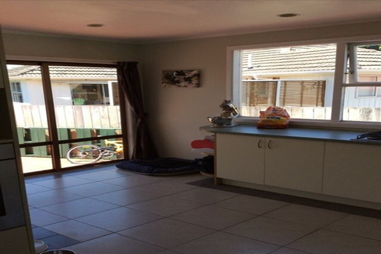 Photo of property in 13 Roby Street, Te Atatu Peninsula, Auckland, 0610