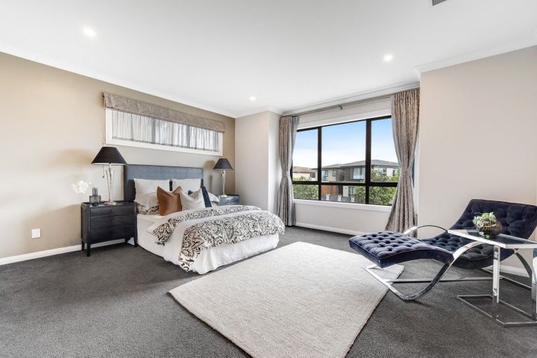 Photo of property in 45 Armstrong Farm Drive, East Tamaki Heights, Auckland, 2016