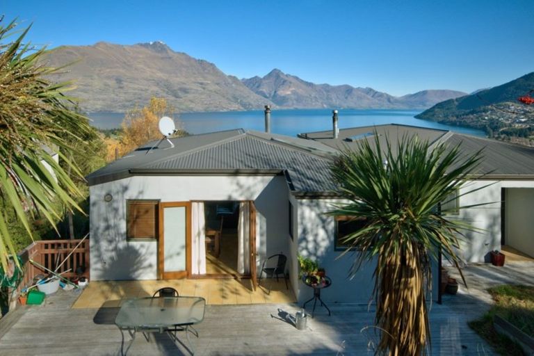 Photo of property in 20b Manchester Place, Queenstown, 9300