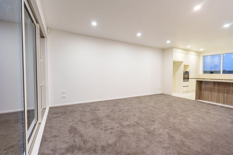 Photo of property in 14b Sunlands Drive, Manurewa, Auckland, 2102