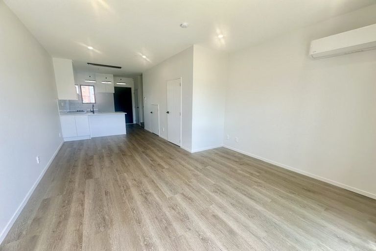 Photo of property in 49 Kiato Lane, Flat Bush, Auckland, 2019