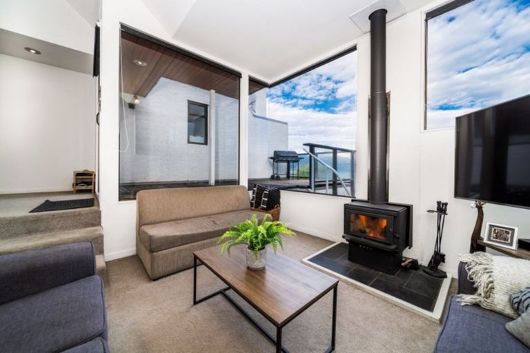 Photo of property in 128a Fernhill Road, Fernhill, Queenstown, 9300