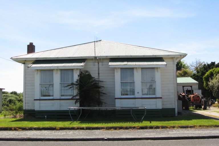 Photo of property in 30 The Esplanade, Westport, 7825