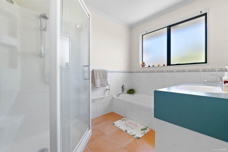 Photo of property in 213 Kilkenny Drive, East Tamaki Heights, Auckland, 2016