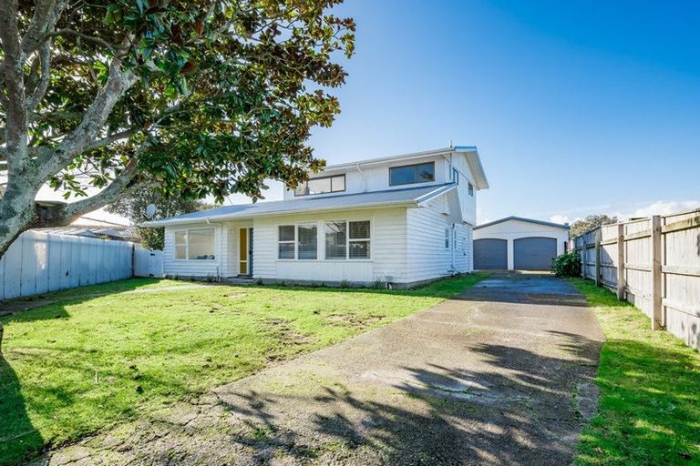 Photo of property in 3 Dennis Grove, Paraparaumu Beach, Paraparaumu, 5032