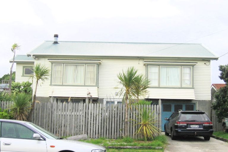 Photo of property in 108 Manly Street, Paraparaumu Beach, Paraparaumu, 5032