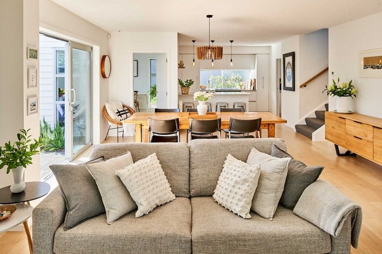 Photo of property in 79b Oroua Street, Eastbourne, Lower Hutt, 5013