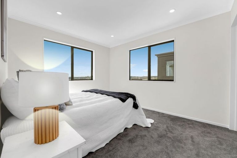 Photo of property in 2 Elevation Street, Flat Bush, Auckland, 2019