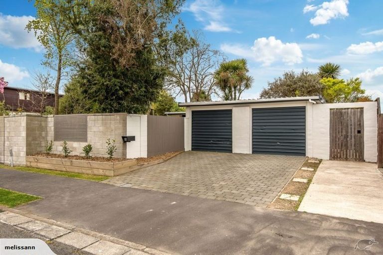 Photo of property in 12 Fraser Place, Rangiora, 7400