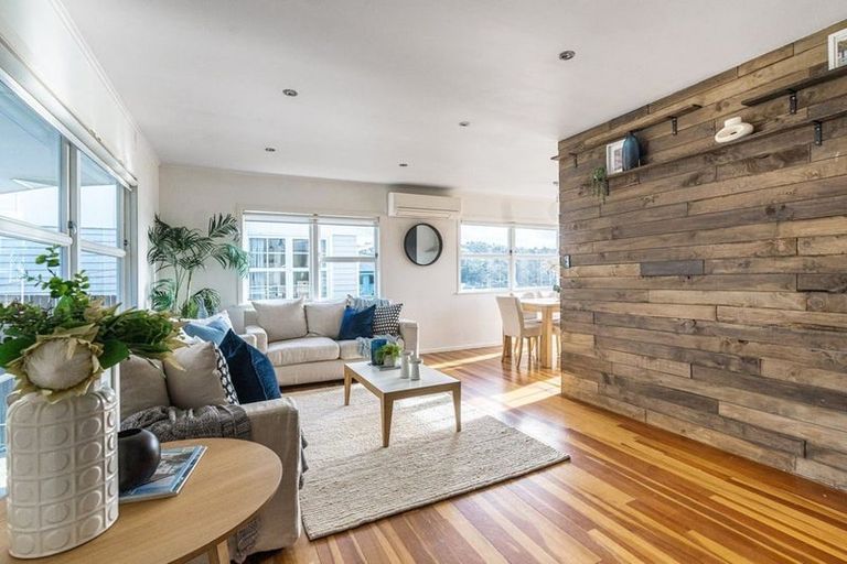 Photo of property in 115 Stanley Road, Glenfield, Auckland, 0629